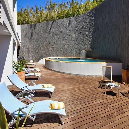 Doris לאגוּ‏ש